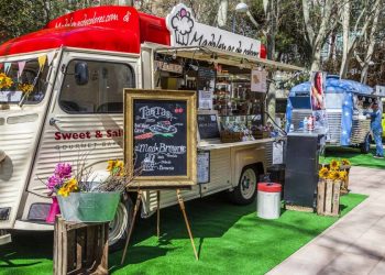 Tips for Finding New York Food Trucks to Cater Your Next Neighborhood Party