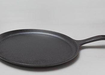 Using Iron Tawa to cook Dosa? Know why non-stick Tawa can be a better choice