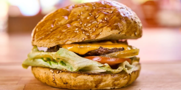 Why Cafes Are Choosing Hi-Melt Cheese for Their Menus