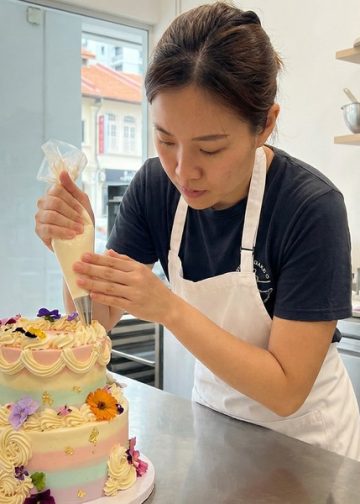 Why Are More Singaporeans Falling in Love with Decadent Whole Cakes?